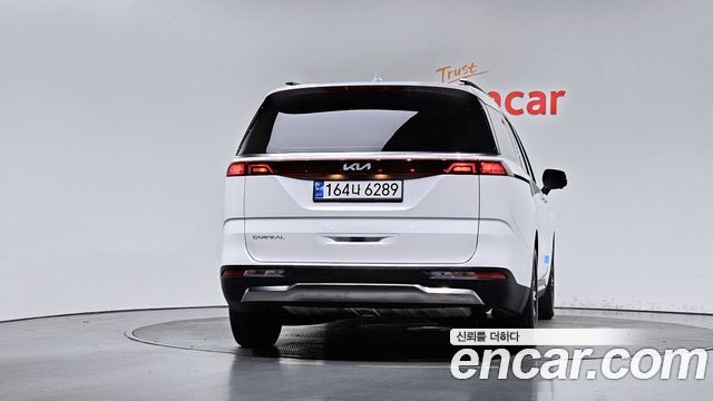 Kia Carnival 2023 thumb 5