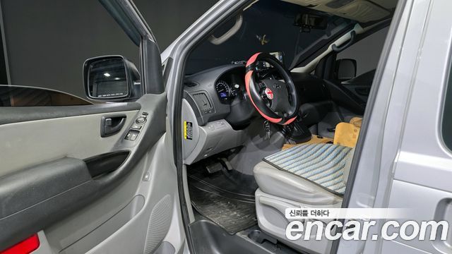 Hyundai Starex 2017 thumb 10