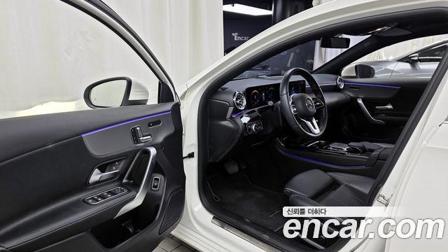 Mercedes-Benz A-Class 2020 thumb 11