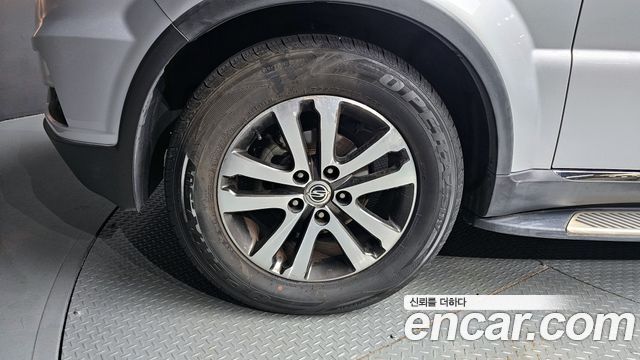 SsangYong Rexton 2013 thumb 6