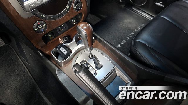 SsangYong Rexton 2013 thumb 10