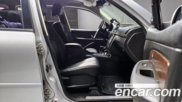 SsangYong Rexton 2013 thumb 11