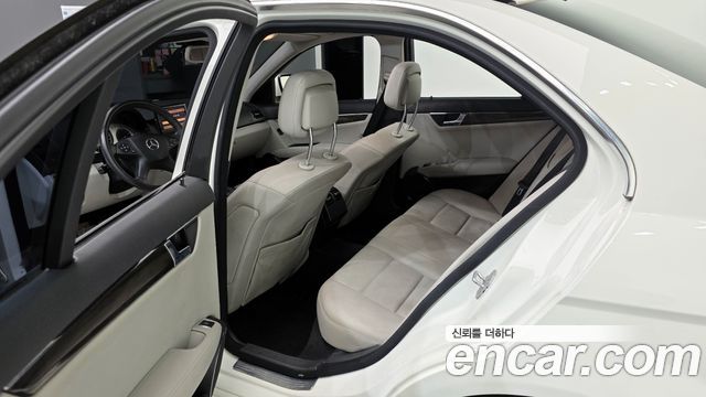 Mercedes-Benz C-Class 2008 thumb 12