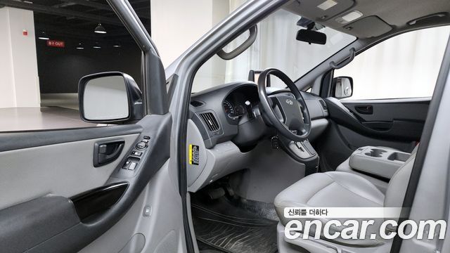 Hyundai Starex 2016 thumb 10