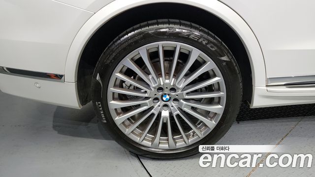 BMW X7 2021 thumb 6
