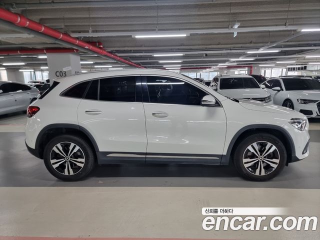 Mercedes-Benz GLA 2021 thumb 4