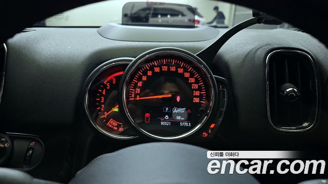 Mini Countryman 2018 thumb 8