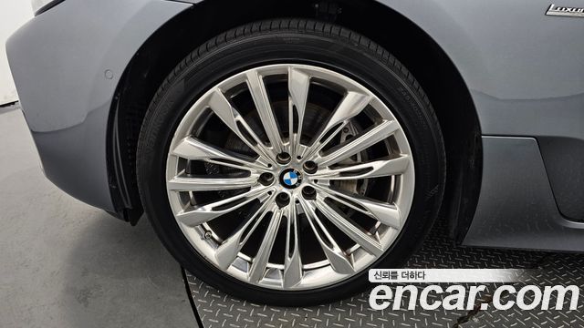 BMW 3 серии GT 2018 thumb 5