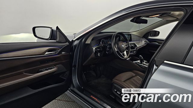 BMW 3 серии GT 2018 thumb 10