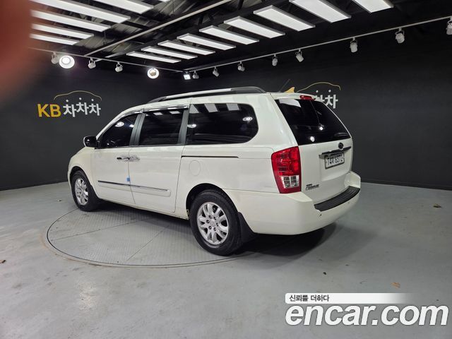 Kia Carnival 2010 thumb 5