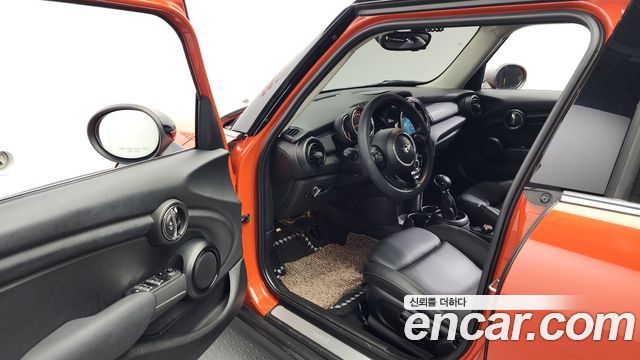 Mini Hatch 2019 thumb 10