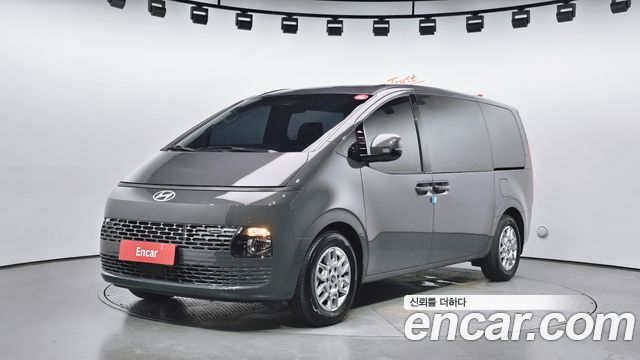 Hyundai Staria 2025 thumb 2