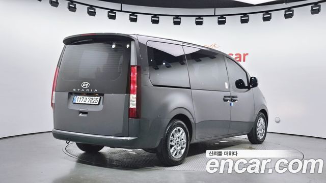 Hyundai Staria 2025 thumb 3