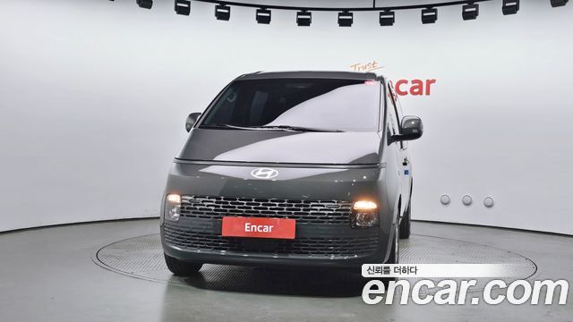 Hyundai Staria 2025 thumb 4