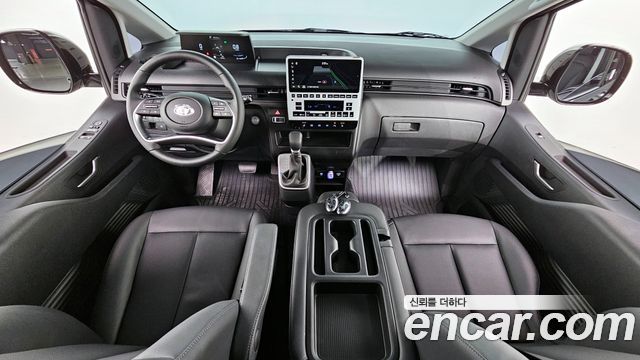 Hyundai Staria 2025 thumb 8