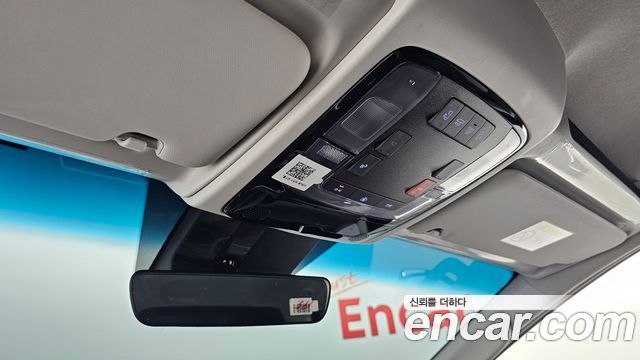 Hyundai Staria 2025 thumb 12