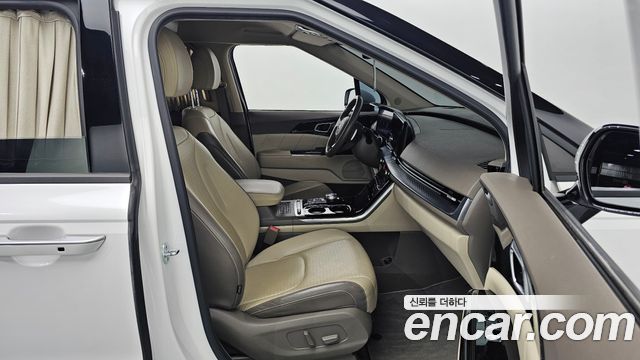 Kia Carnival 2021 thumb 10