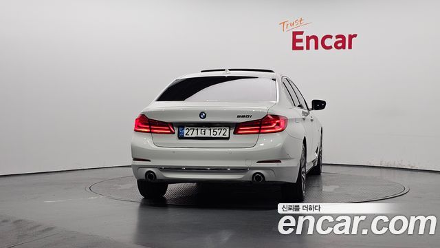 BMW 5 серии 2018 thumb 4