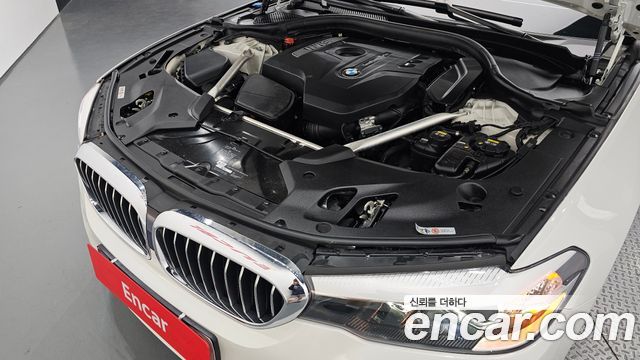 BMW 5 серии 2018 thumb 6