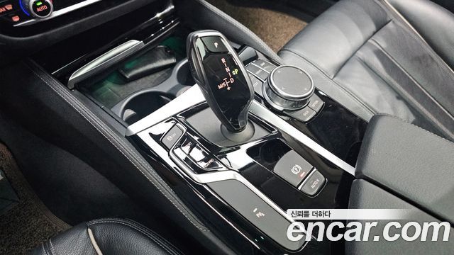 BMW 5 серии 2018 thumb 9