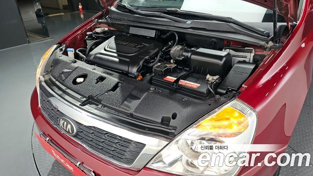 Kia Carnival 2013 thumb 7