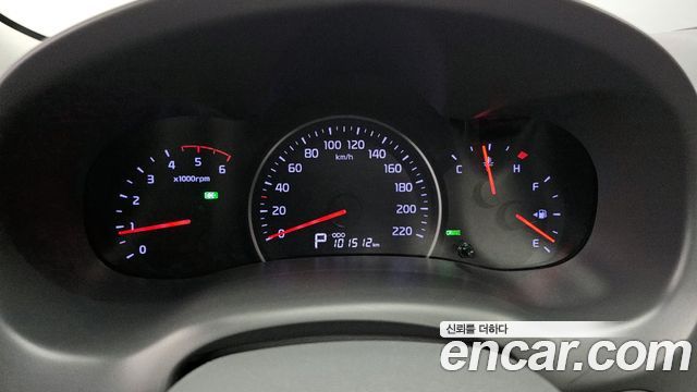 Kia Carnival 2013 thumb 9