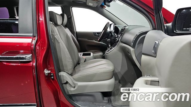 Kia Carnival 2013 thumb 11