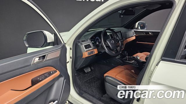 SsangYong Rexton 2018 thumb 12