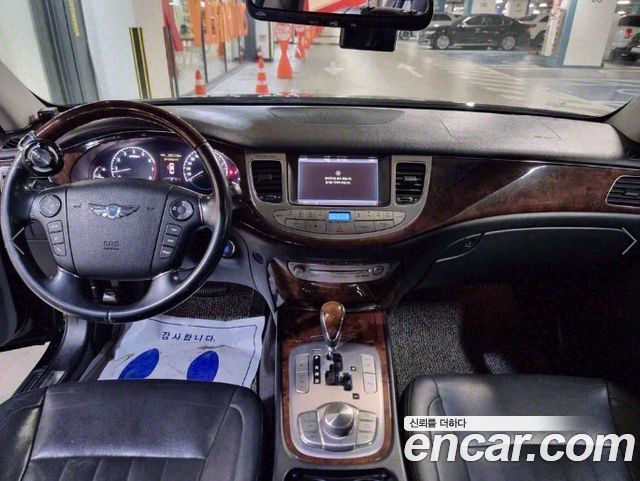 Hyundai Genesis 2011 thumb 10