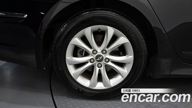 Hyundai Genesis 2012 thumb 6