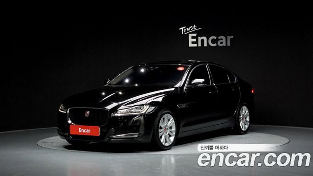Jaguar XF 2017 thumb 2