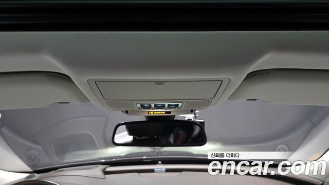 Jaguar XF 2017 thumb 12