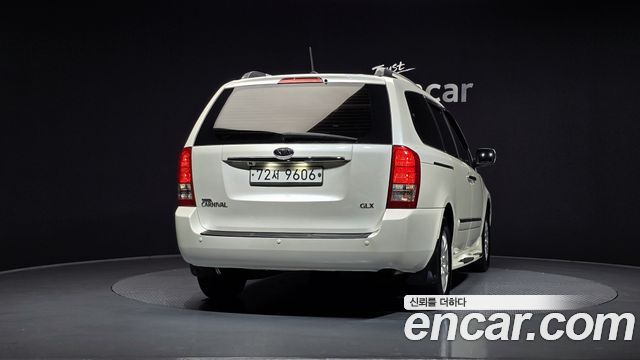 Kia Carnival 2010 thumb 5