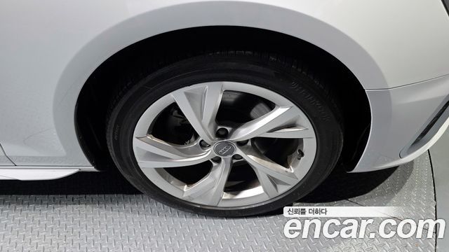 Audi A4 2021 thumb 6