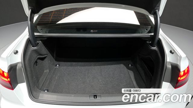Audi A4 2021 thumb 12