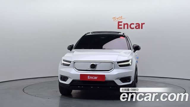 Volvo XC40 2022 thumb 4