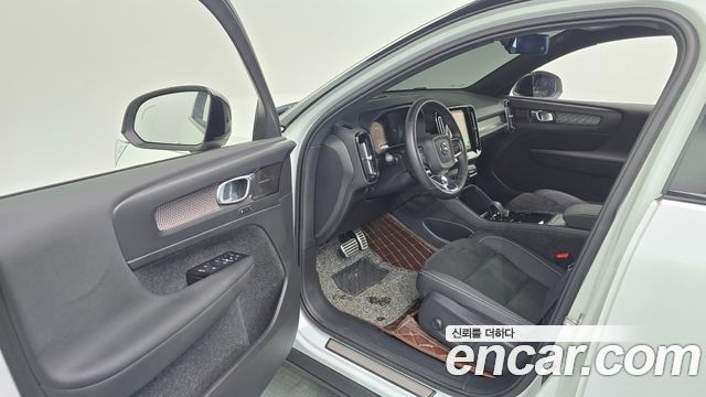 Volvo XC40 2022 thumb 10