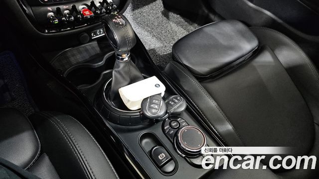 Mini Clubman 2017 thumb 9