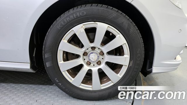 Mercedes-Benz E-Class 2011 thumb 5