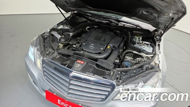 Mercedes-Benz E-Class 2011 thumb 6
