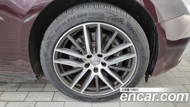 Maserati Ghibli 2014 thumb 6