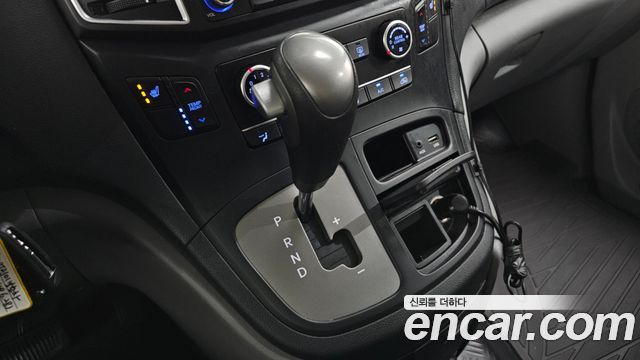 Hyundai Starex 2018 thumb 10