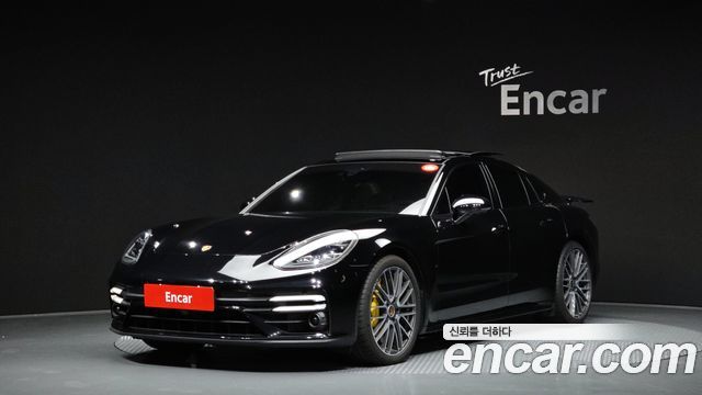 Porsche Panamera 2021 thumb 2
