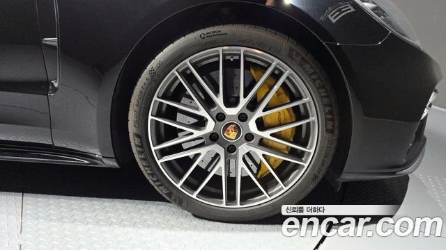 Porsche Panamera 2021 thumb 6