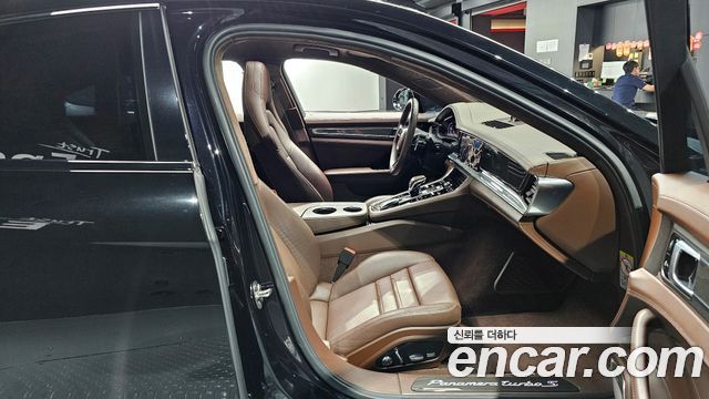 Porsche Panamera 2021 thumb 10