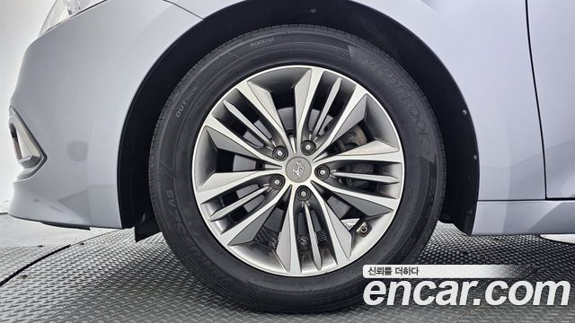 Hyundai Grandeur 2017 thumb 6