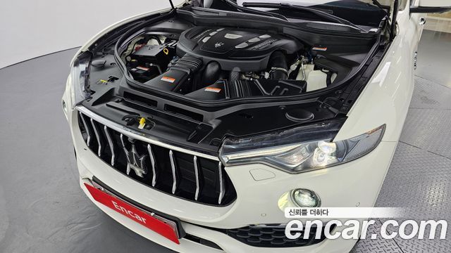Maserati Levante 2019 thumb 7