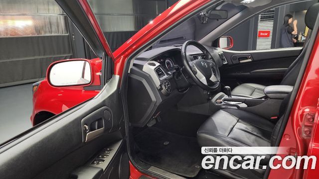 SsangYong Korando 2017 thumb 11