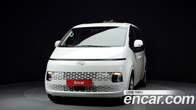 Hyundai Staria 2024 thumb 4
