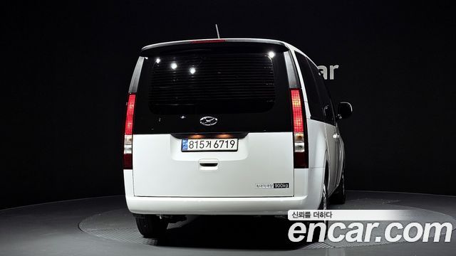 Hyundai Staria 2024 thumb 5